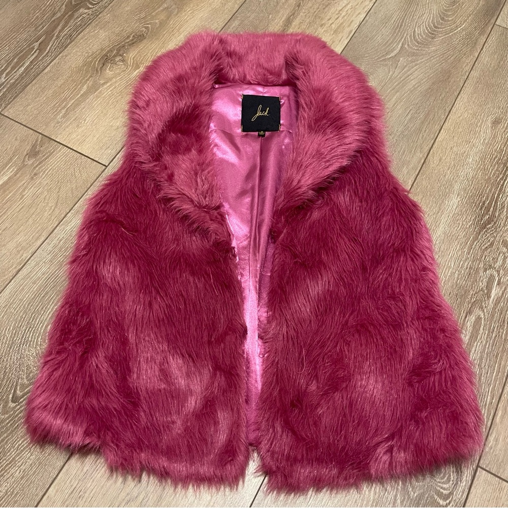 Jack Faux Fur Pink Vest
Size Small